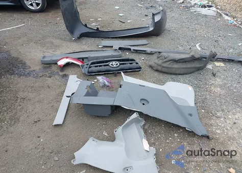 2018 Toyota Sienna Xle 8 Passenger from USA, damaged, VIN 5TDYZ3DC8JS939975